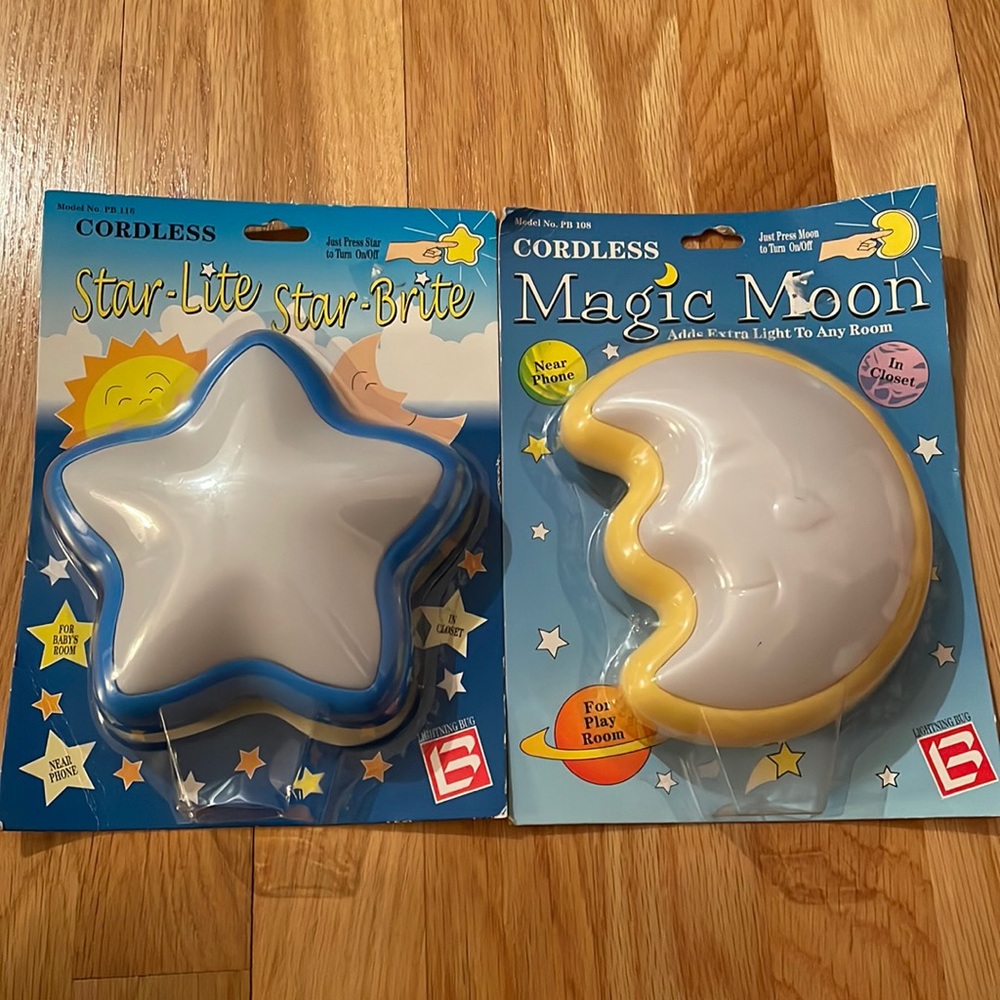 ๐ NIP VINTAGE Star ๐ & Moon ๐ Press On/Off Light - Picture 1 of 5